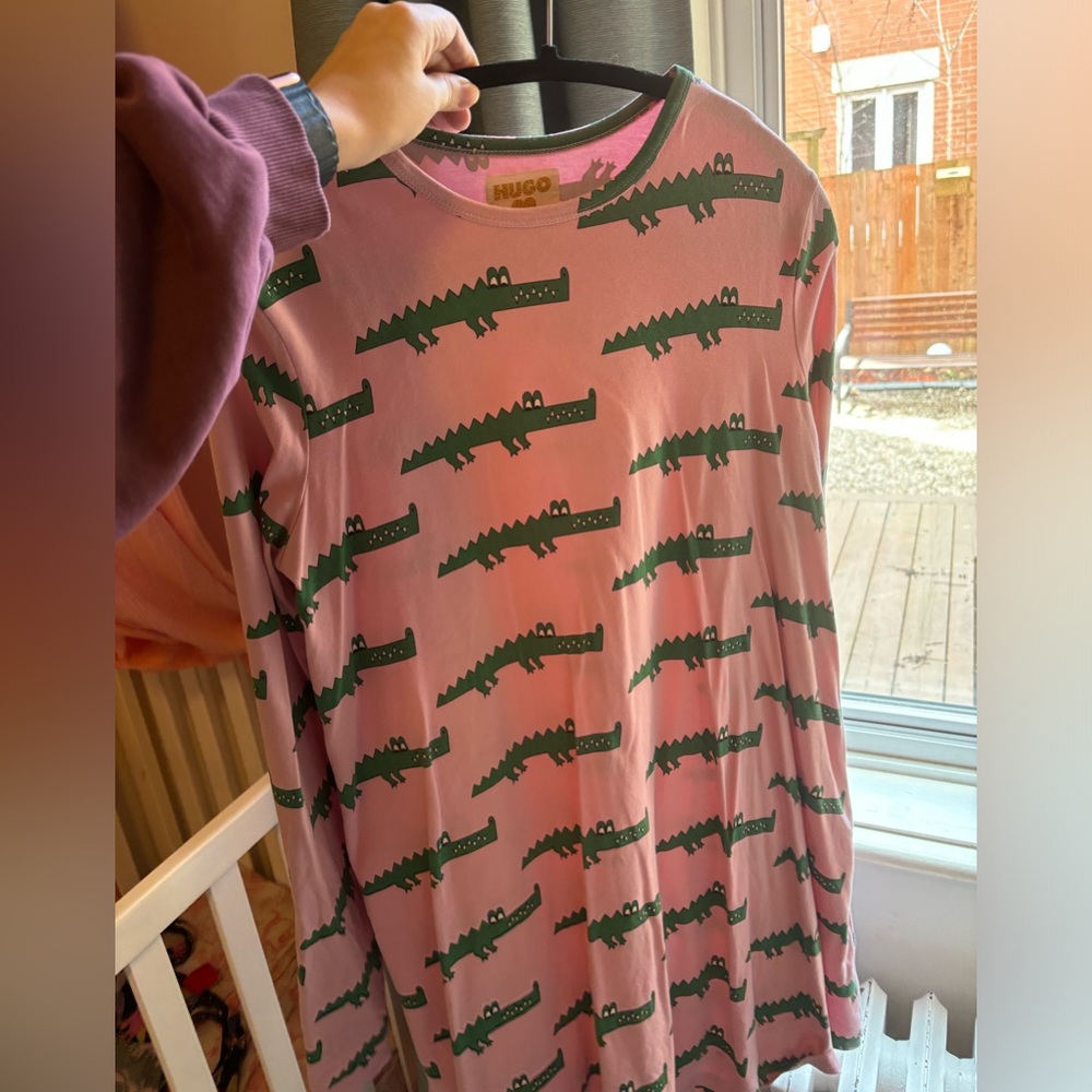 Hugo loves tiki pink dress with crocodiles print
